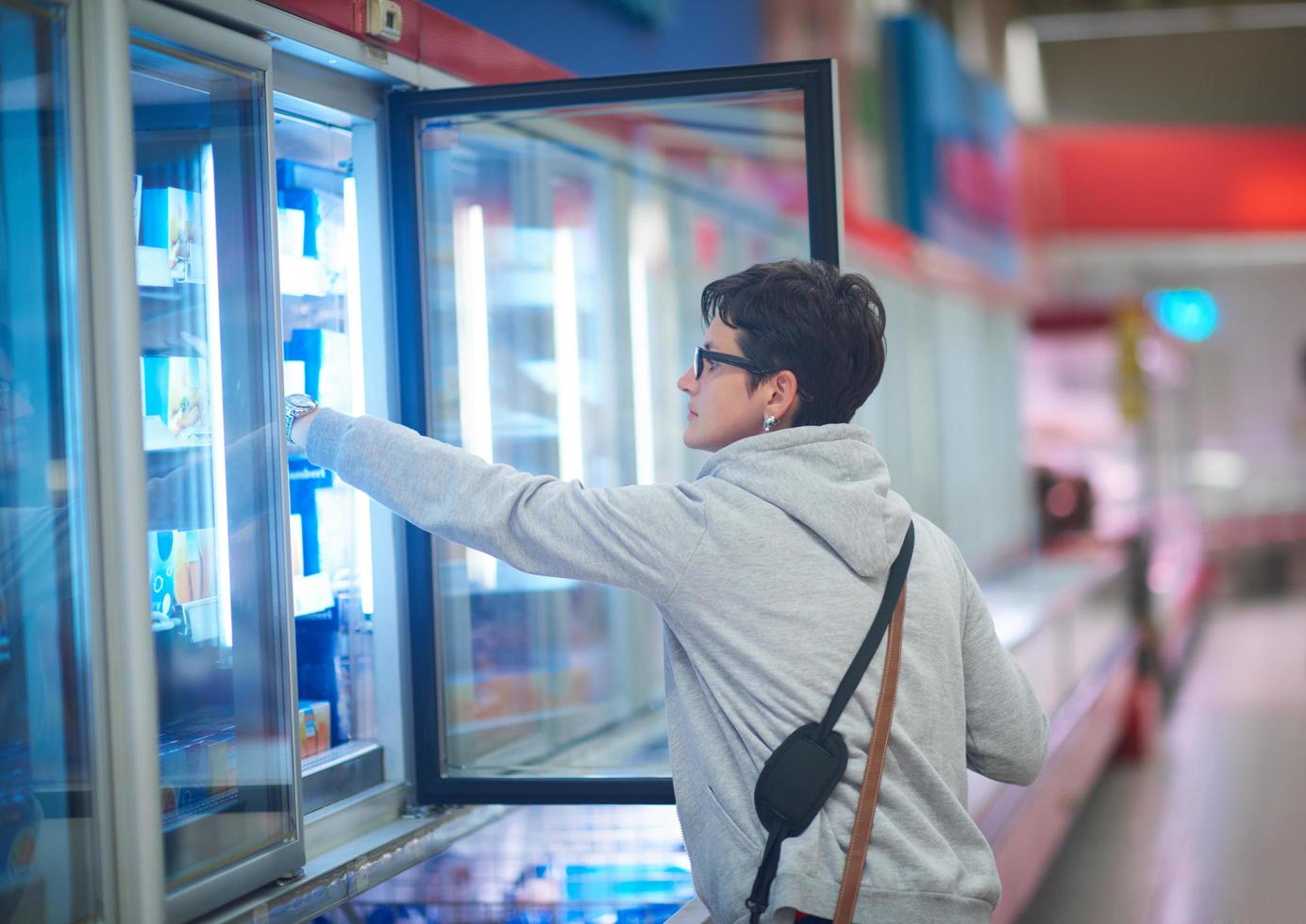 woman in supermarket photo