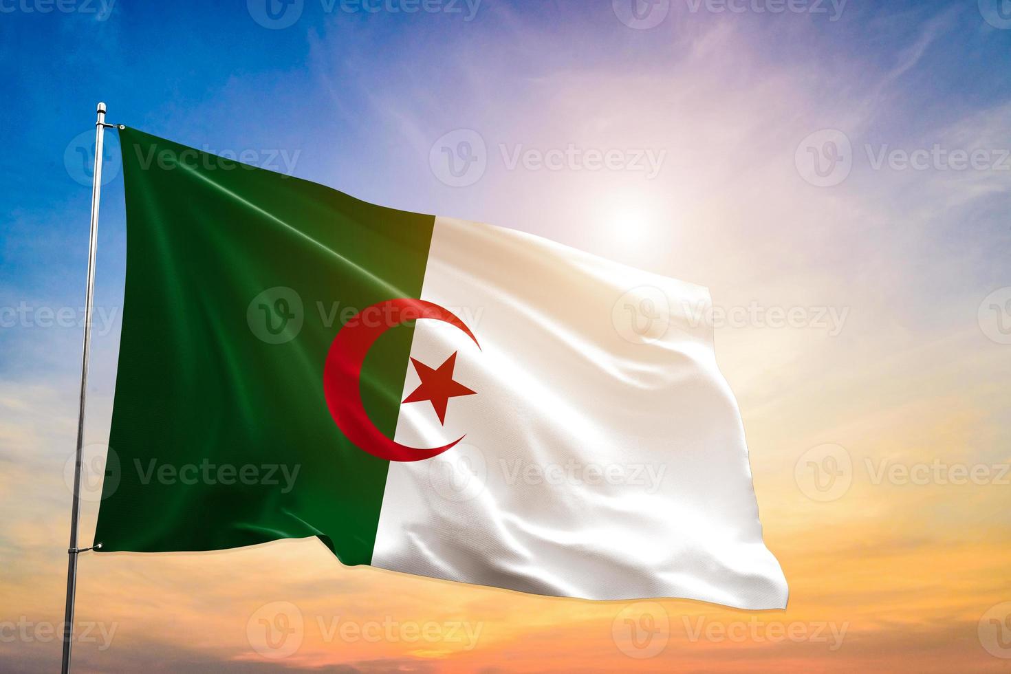 bandera nacional de argelia ondeando en hermosas nubes. foto