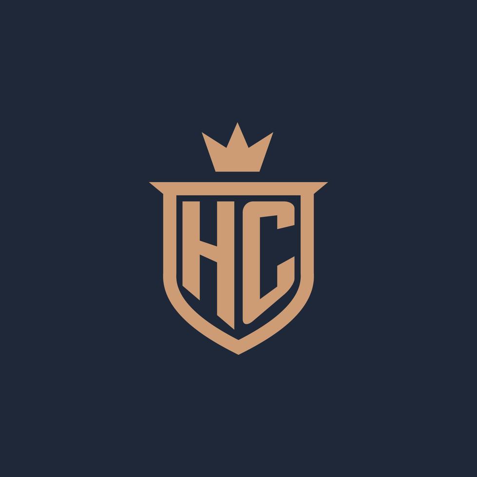 logotipo inicial del monograma hc con estilo de escudo y corona vector