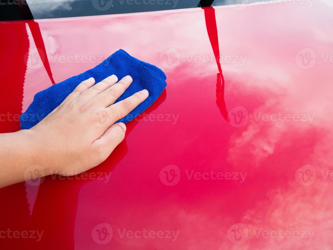 cleaning the car photo