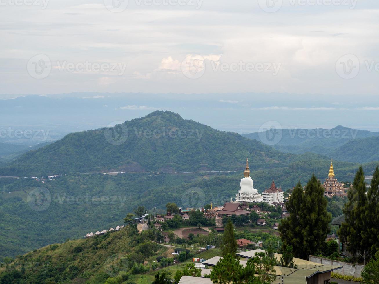 House and mountain photo