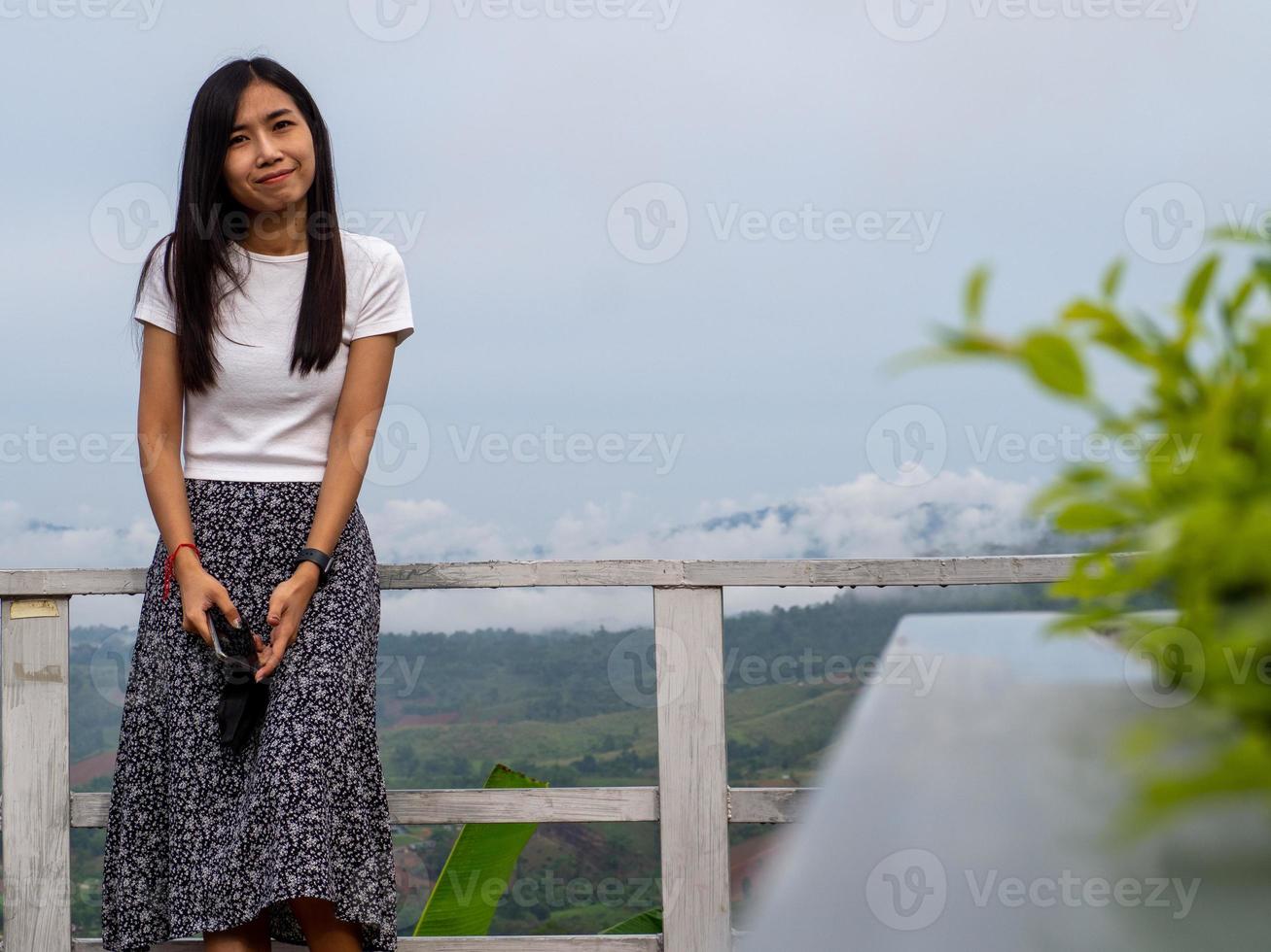 mujer y naturaleza foto