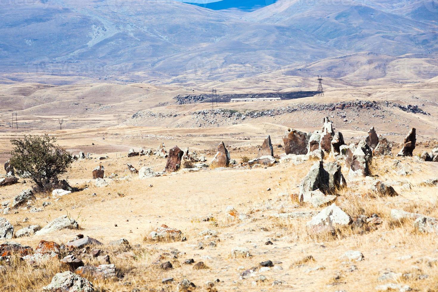 círculo de piedra prehistoria zorats karer en armenia foto