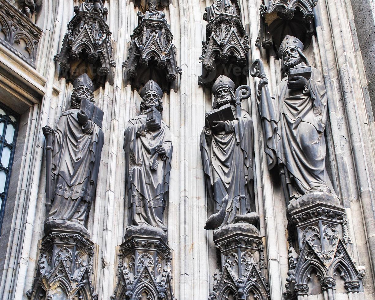 decoración exterior de la catedral de colonia foto