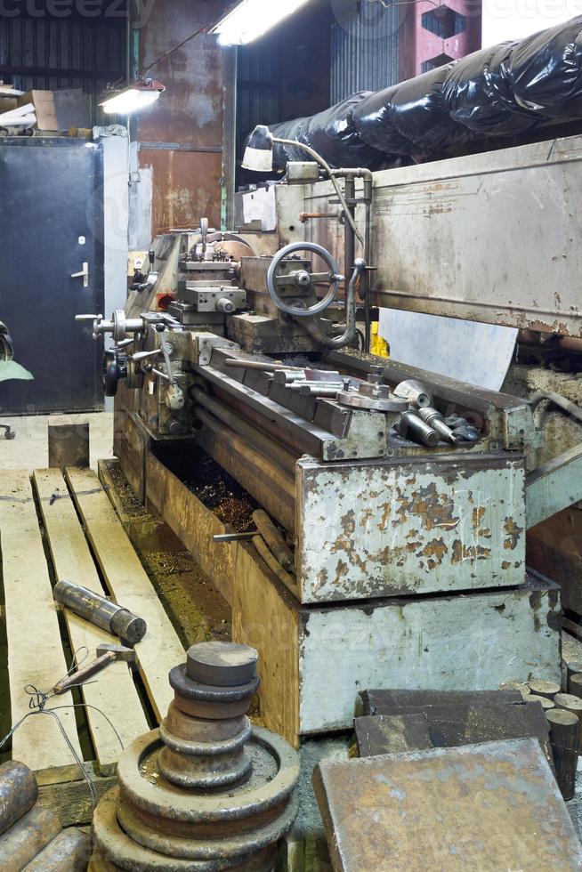 old metal lathe machine photo