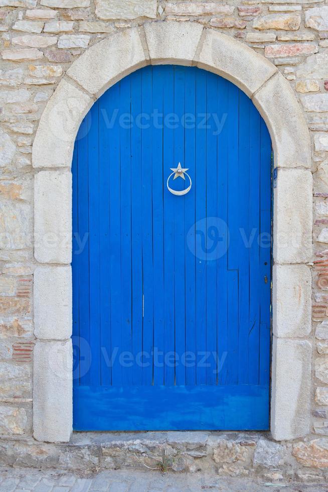 puerta en bodrum foto