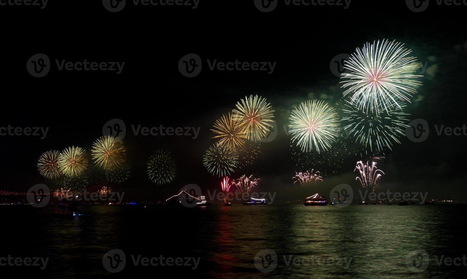 fuegos artificiales en estambul foto