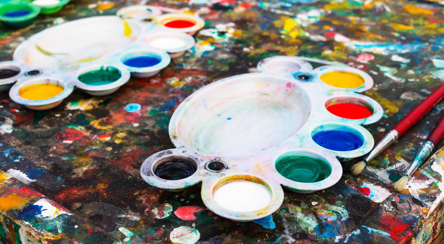 plastic palettes on table photo