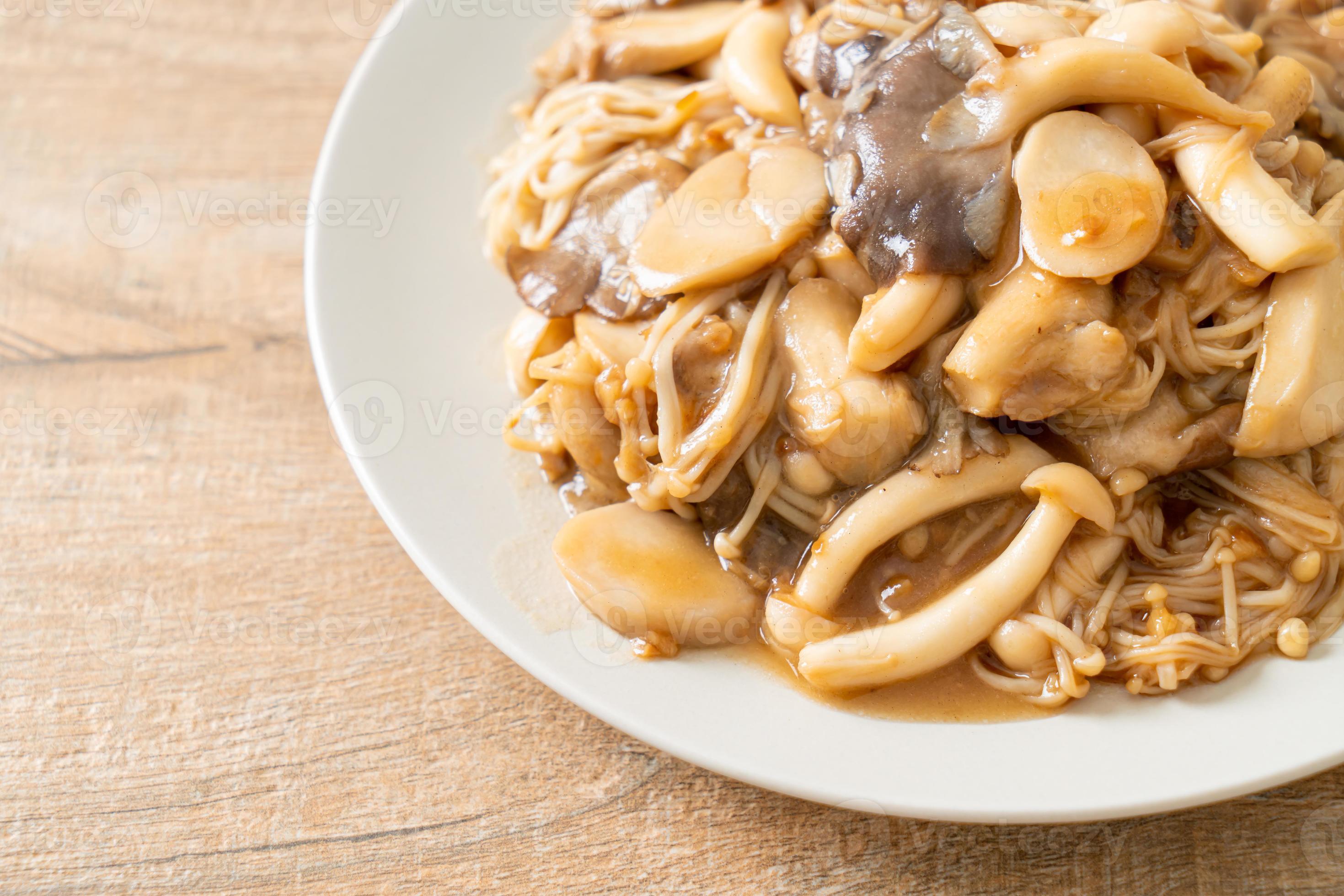 Stir fried mixed mushroom with oyster sauce 11705957 Stock Photo at