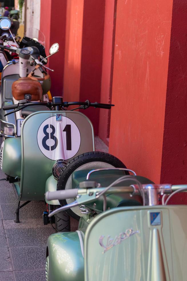 valladolid, españa, 10 de septiembre de 2022, encuentro de motos clasicas foto