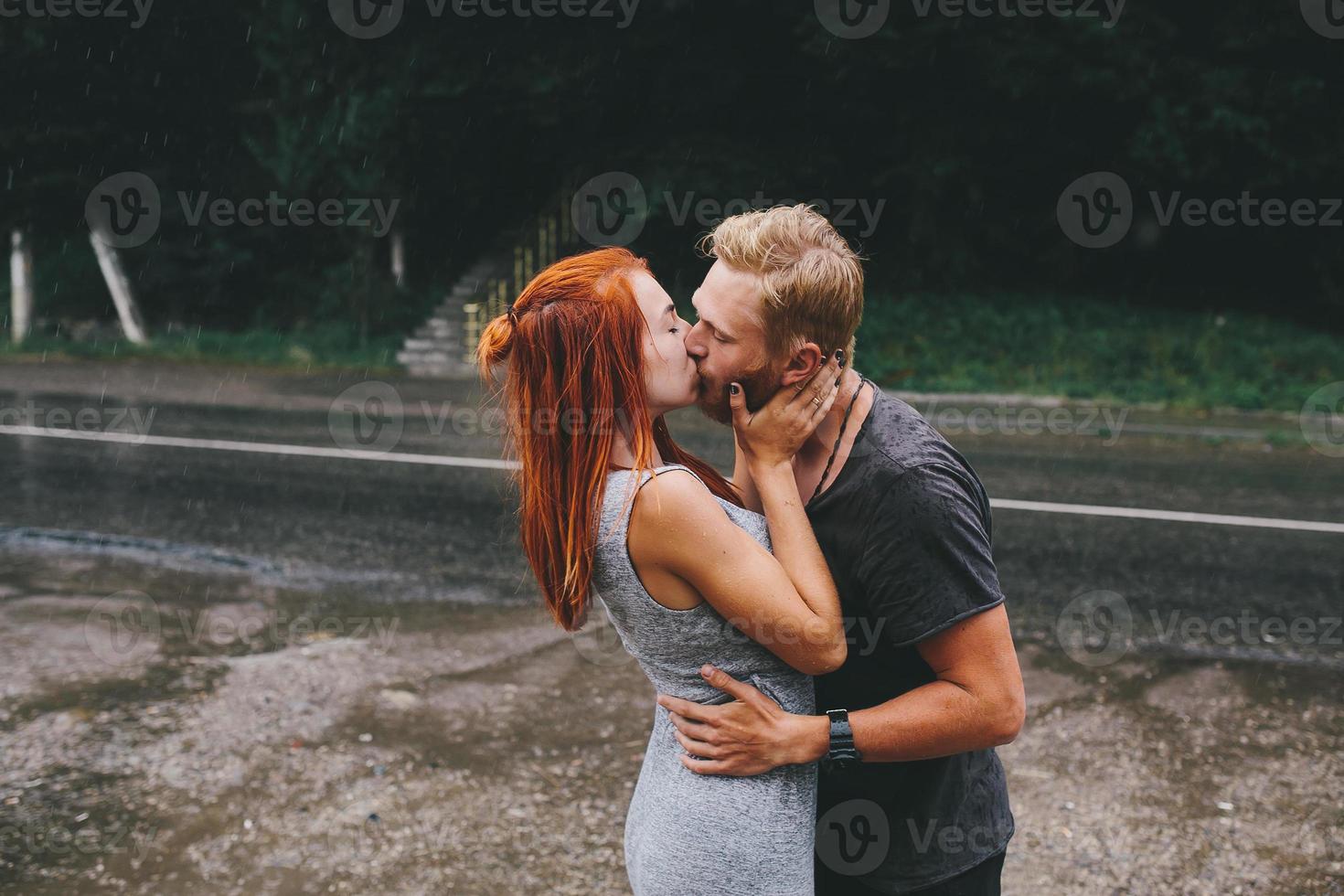 man throws up his girlfriend photo