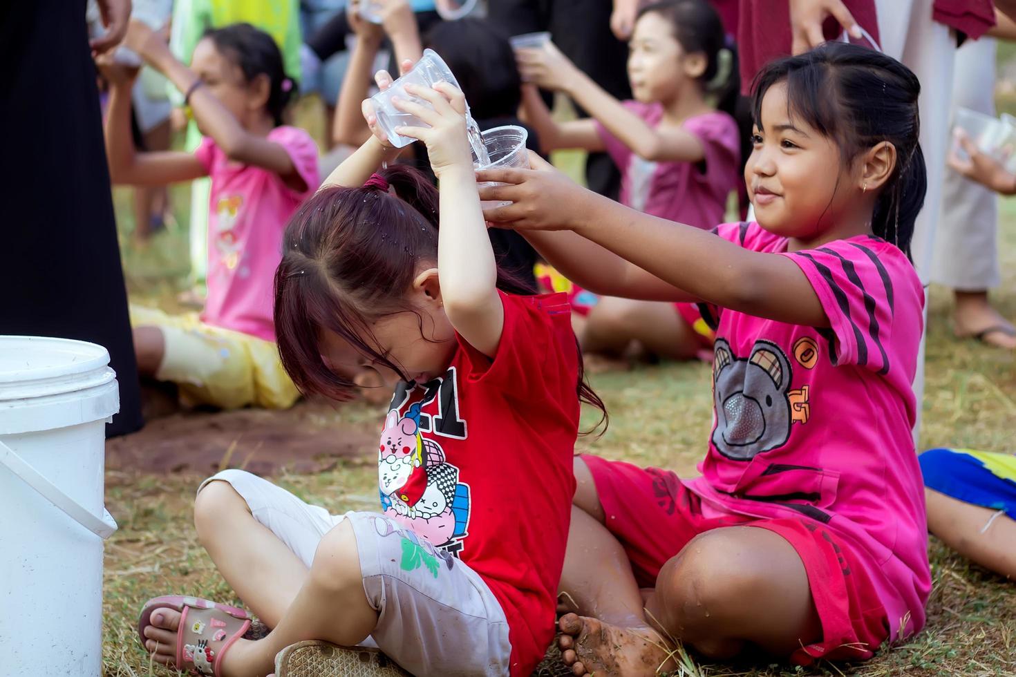 maguetán, indonesia. 17 de agosto de 2022. los niños indonesios están felices de celebrar el día de la independencia de indonesia participando en un concurso. foto