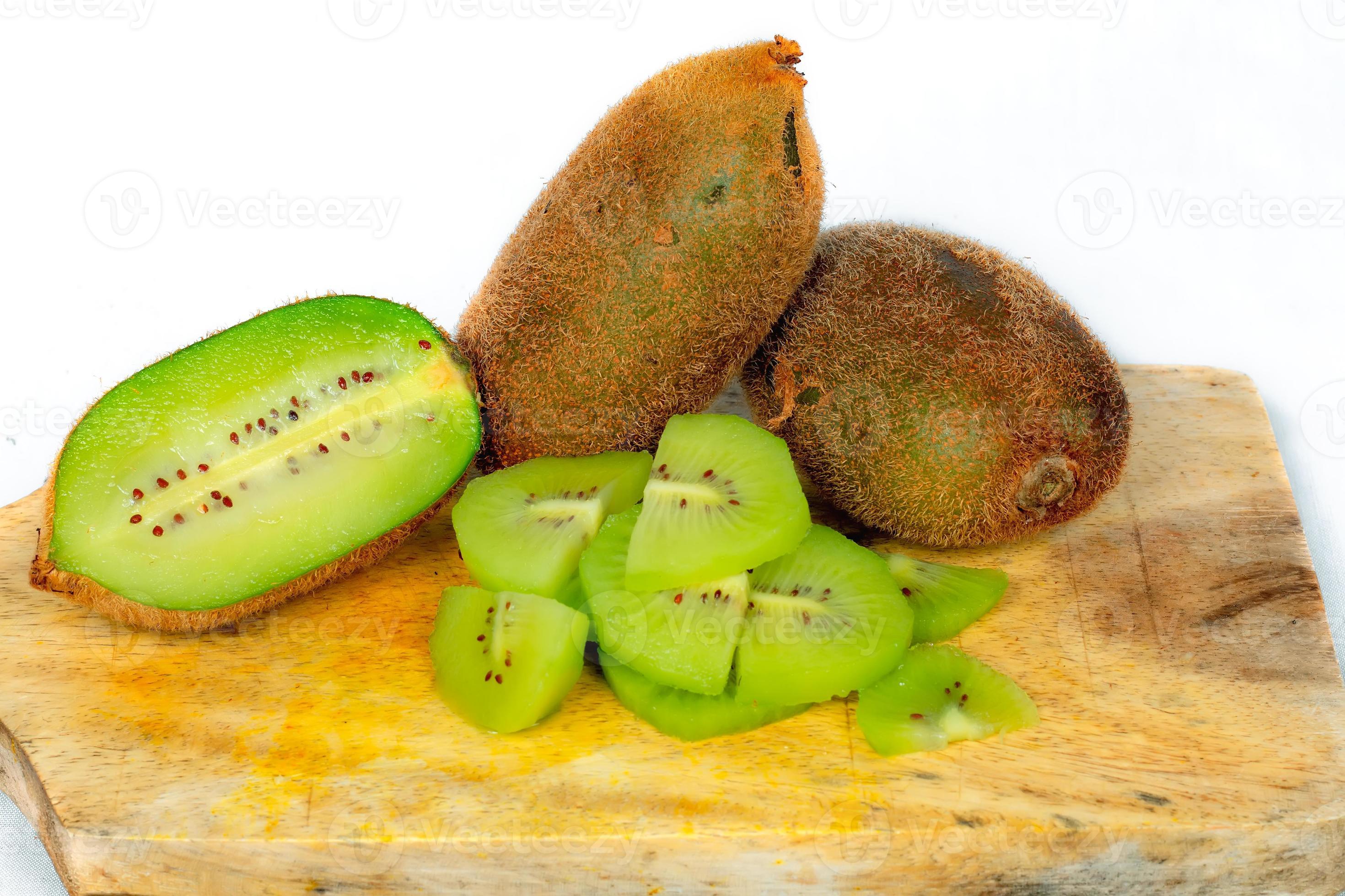 delicious-ripe-kiwi-fruits-kawi-fruit-isolated-on-a-white-background-photo.jpg