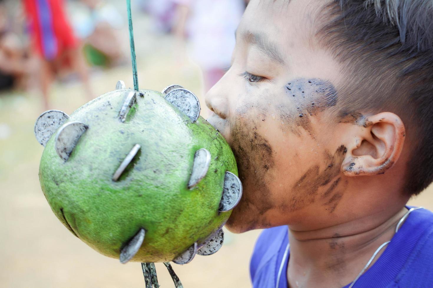 maguetán, indonesia. 17 de agosto de 2022. los niños indonesios están felices de celebrar el día de la independencia de indonesia participando en un concurso. foto