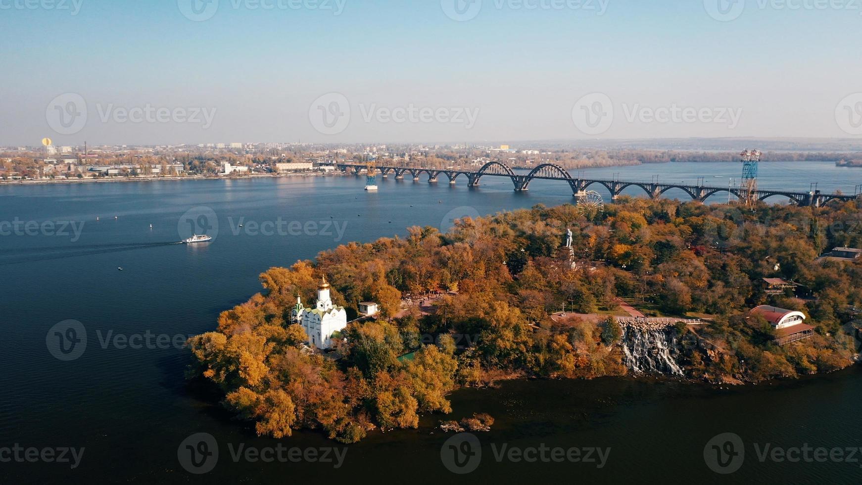 dnipró, kiev. puente en kiev a través del río foto