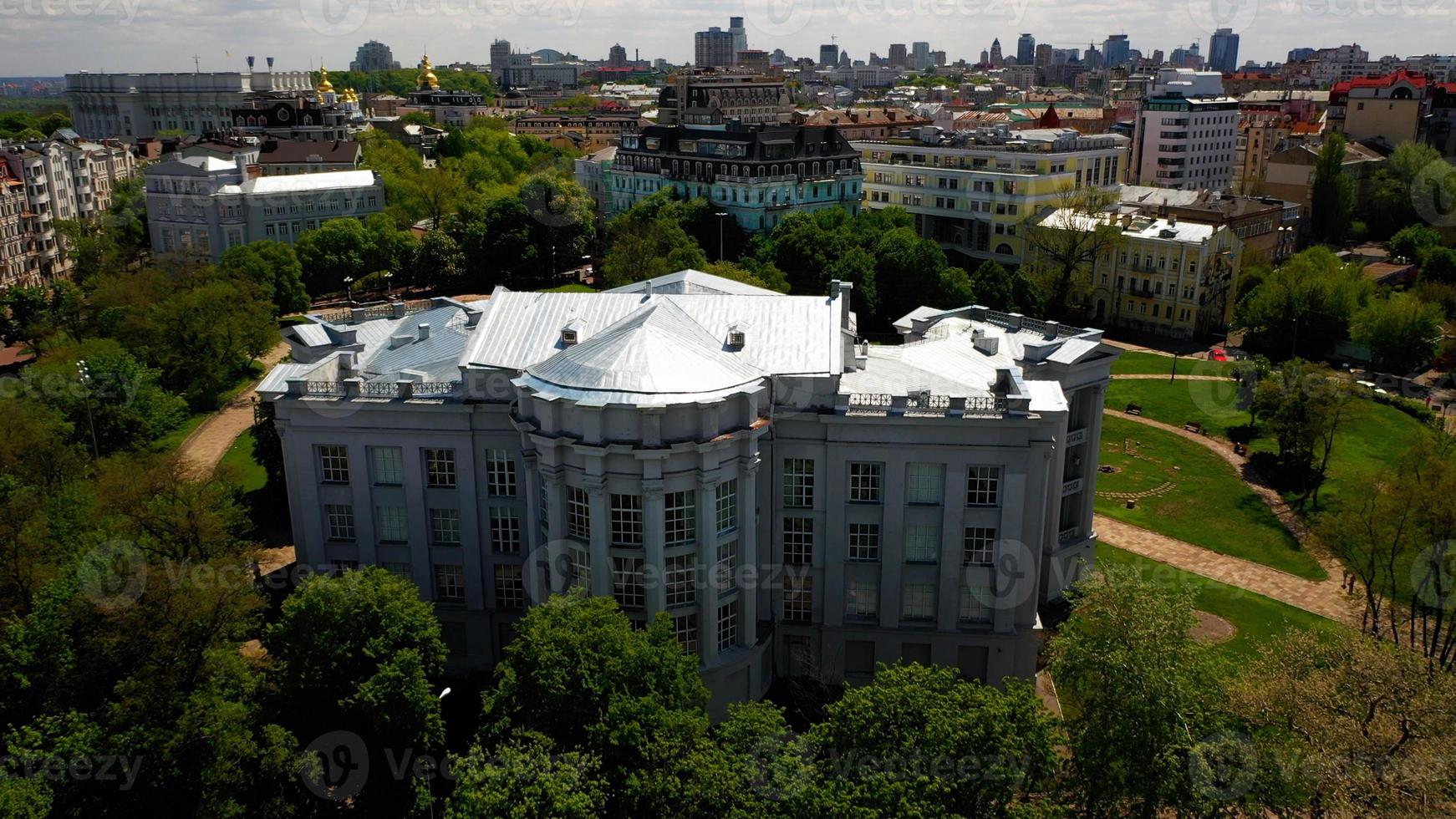 vista aérea de la plaza sofia y la plaza mykhailivska foto