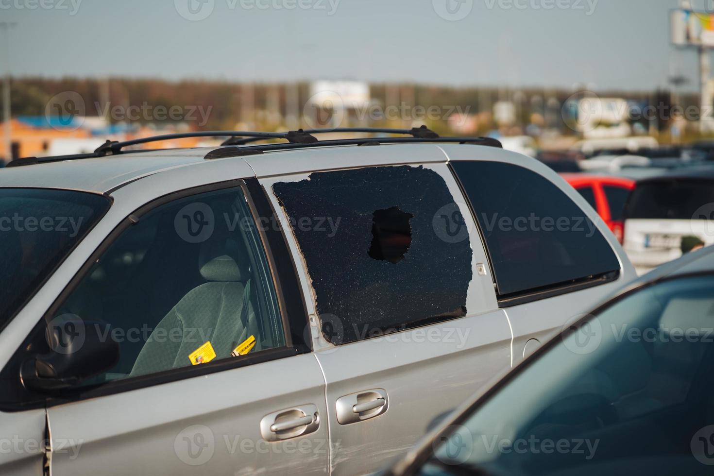 Theft from a parked car, intruders broke the rear window. photo