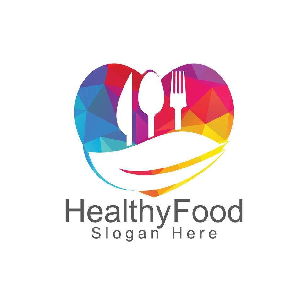 me encanta la plantilla de logotipo de comida saludable. logotipo de alimentos orgánicos con símbolo de cuchara, tenedor, cuchillo y hoja. vector