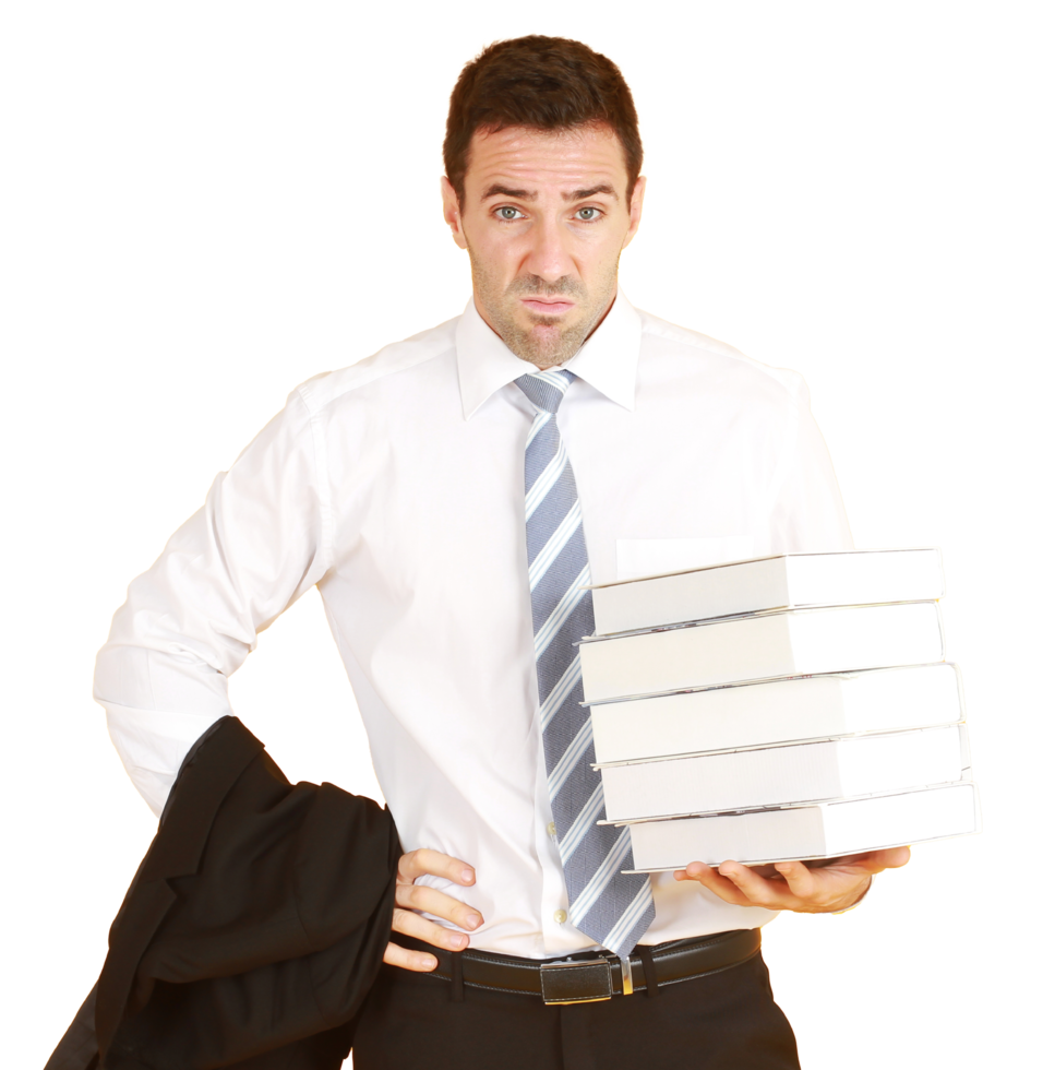 Gutaussehender und intelligenter Geschäftsmann in Anzug und weißem Hemdhand mit Dokumentenbüchern isoliert auf gelbem Hintergrund. Platz kopieren png