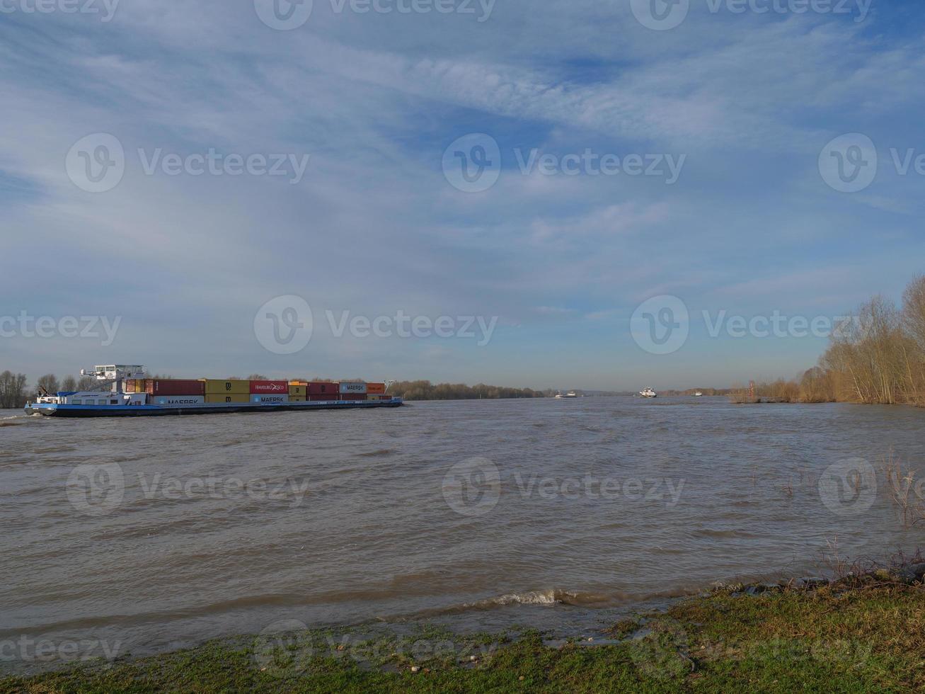 el río rin en wesel foto