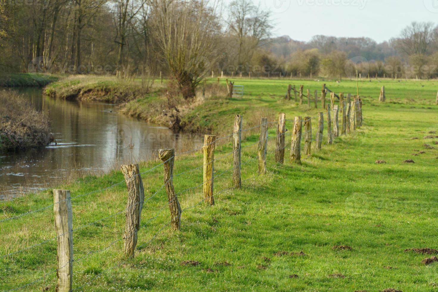 el río aa cerca de borken en alemania foto