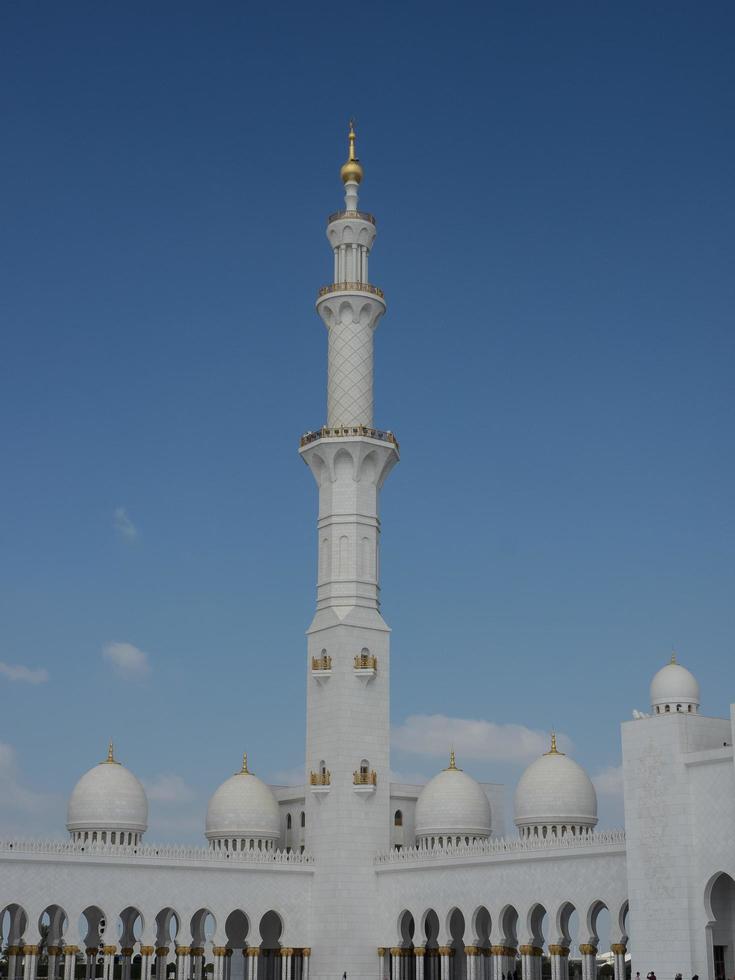 mosque in abu dhabi photo