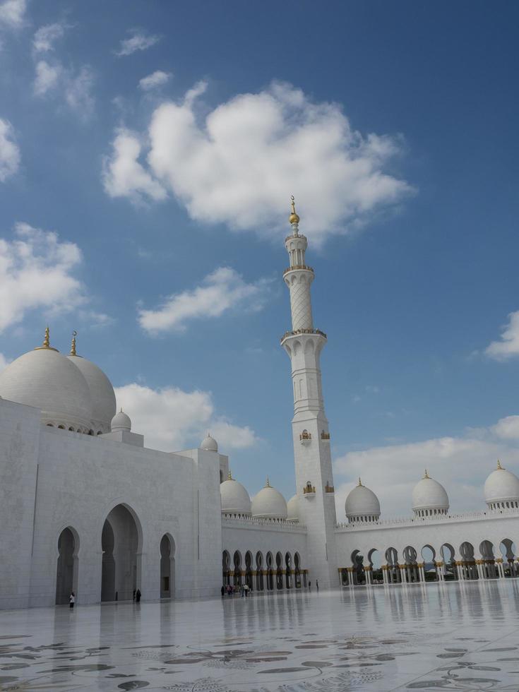 mosque in abu dhabi photo
