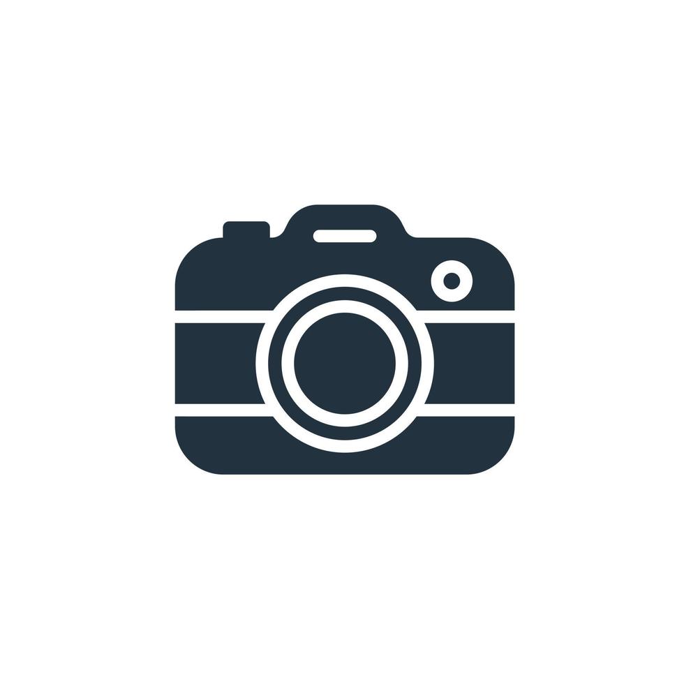 Photo camera icon in trendy flat style isolated on white background. camera symbol for web and mobile apps. vector