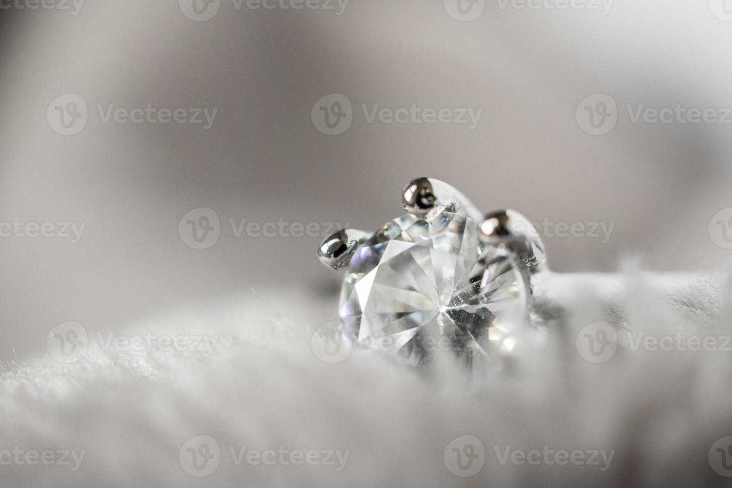 joyería de lujo anillo de diamantes de plata foto