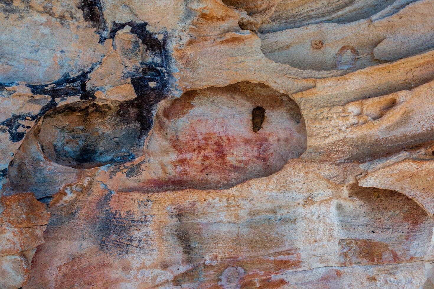 Arte rupestre aborigen en Cobbled Gorge qld australia foto