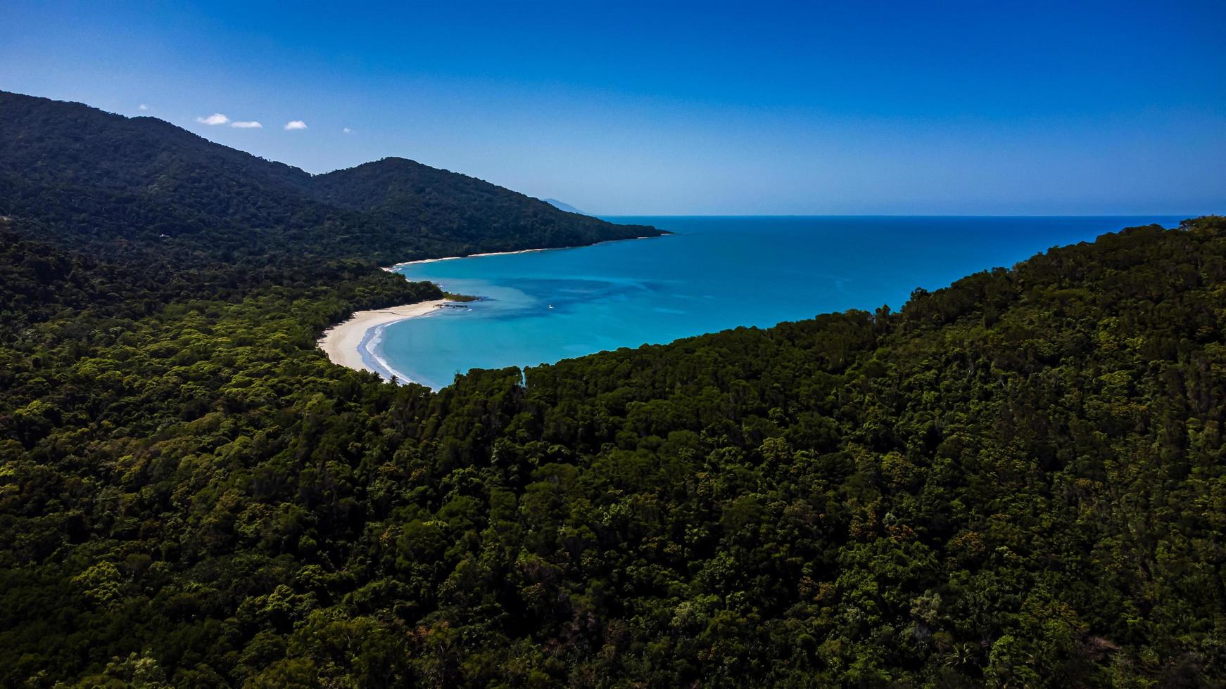 Mountains of Cape Tribulation photo