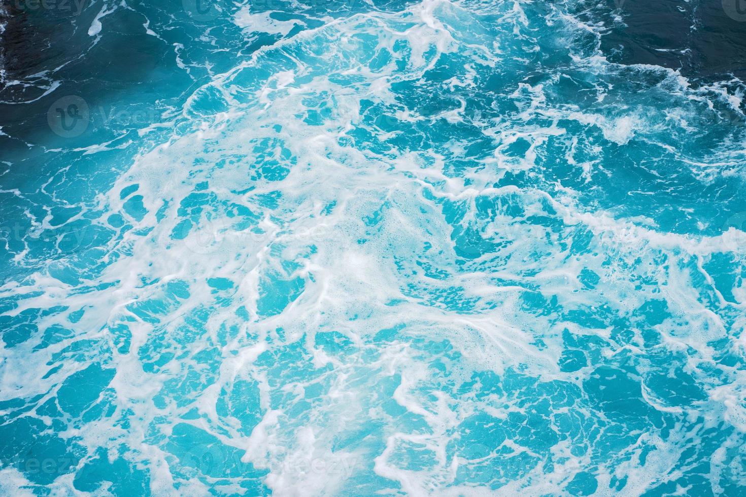 ondas de agua y espuma foto
