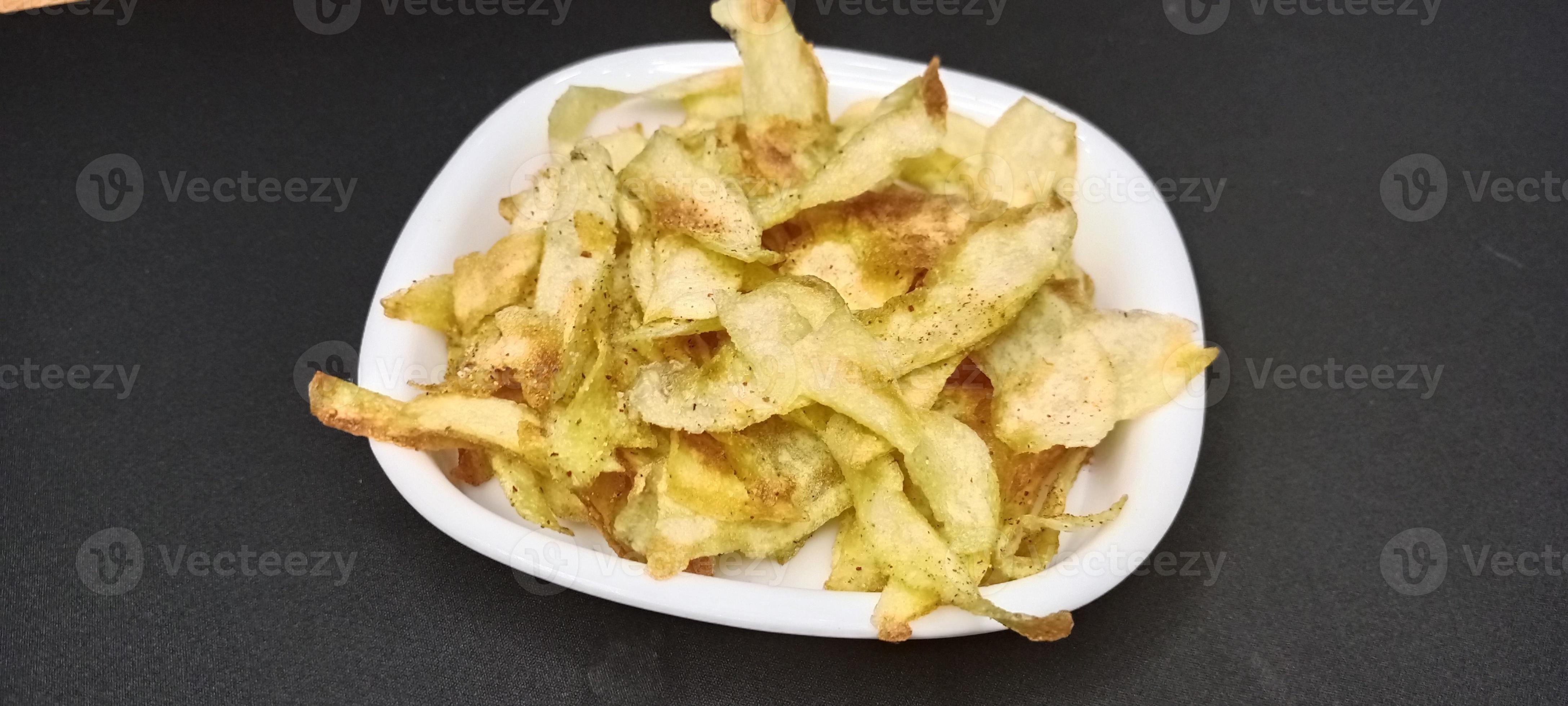 Potato Chips Called Aalu Chips in India, Chips Recipe 11833836 Stock Photo at Vecteezy