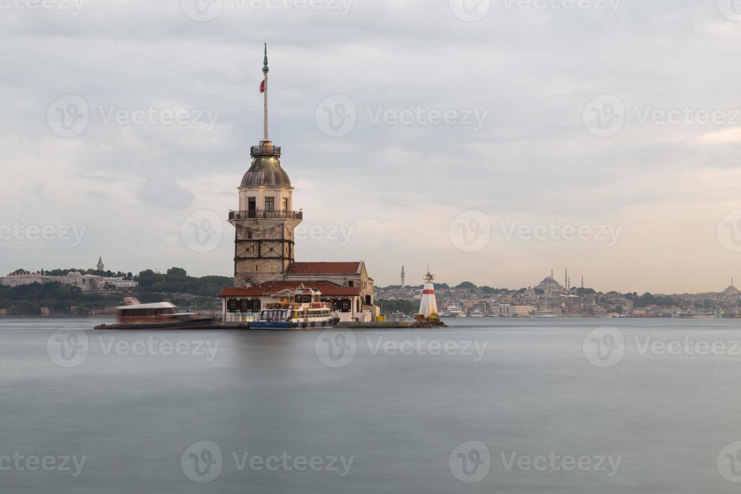 Maiden's Tower in Istanbul photo