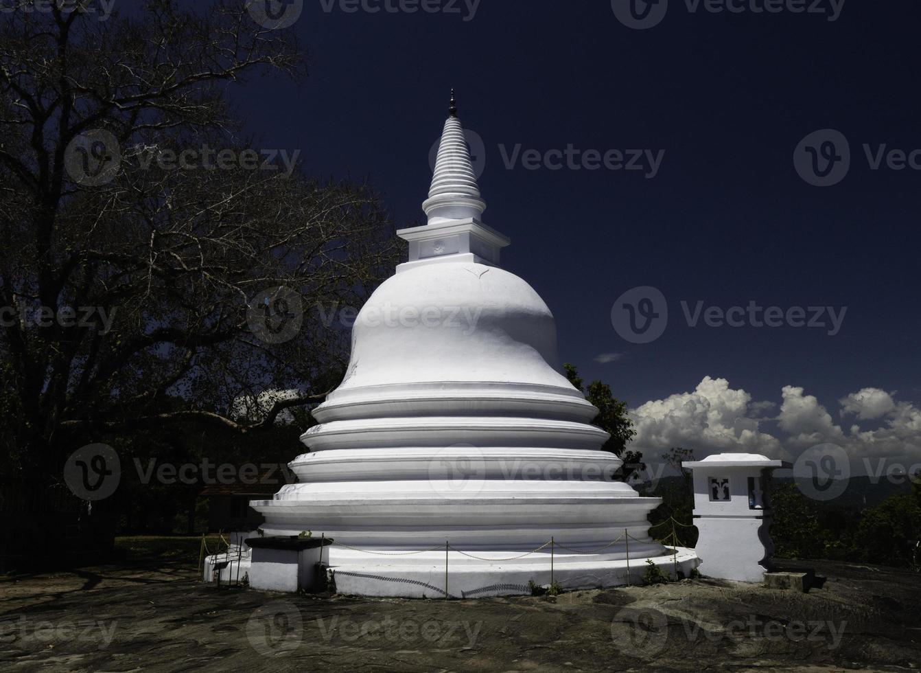 ankatilaka Vihara , ancient Buddhist temple photo