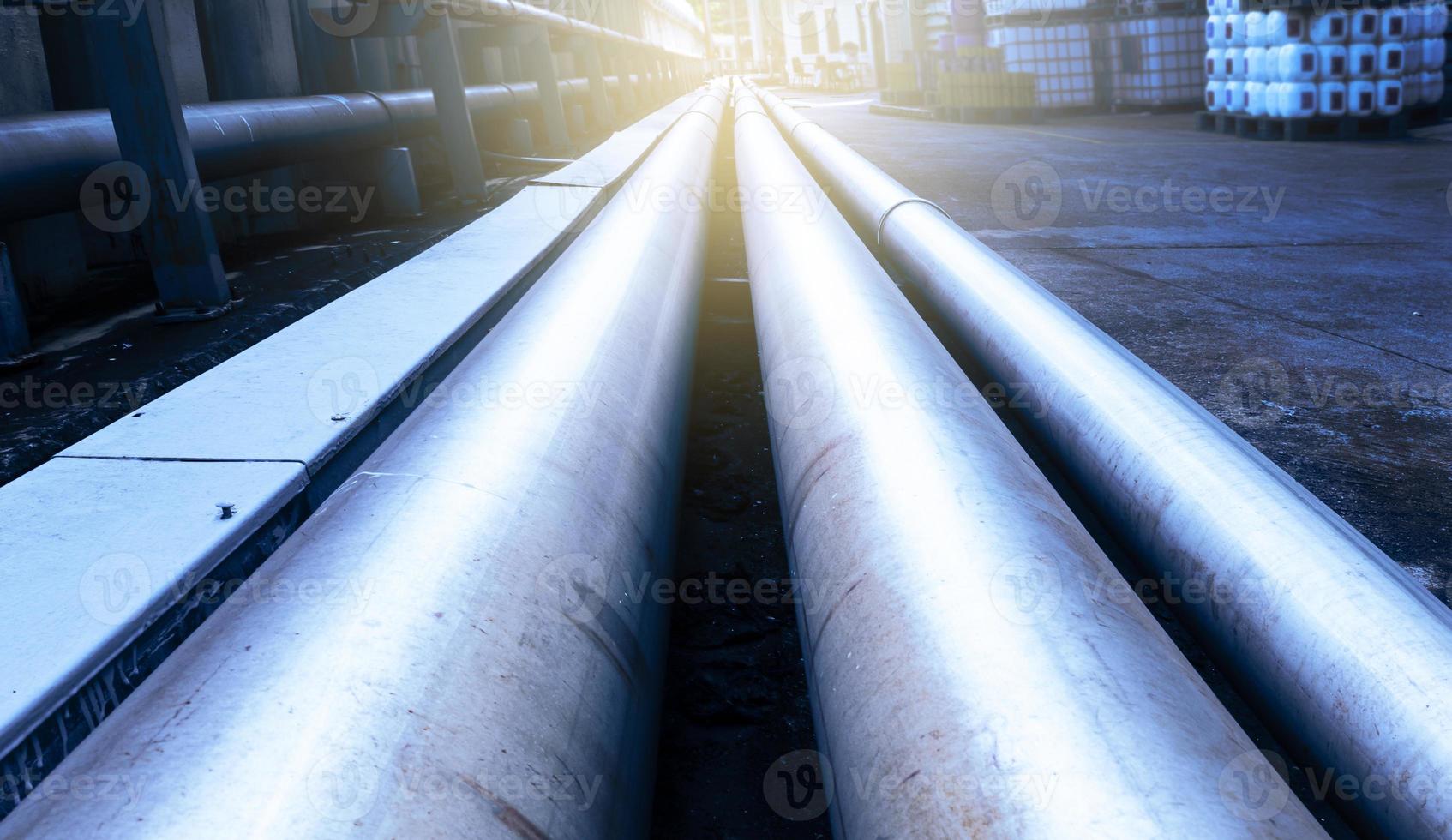 Gas pipelines for industrial plants photo