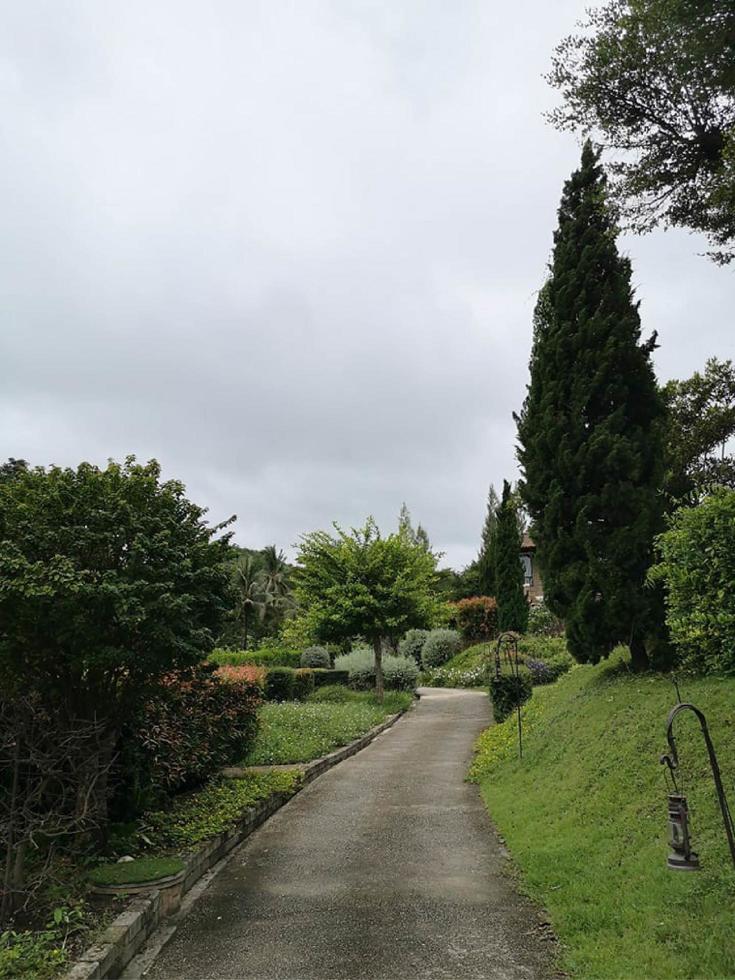 vista al jardín en tailandia foto