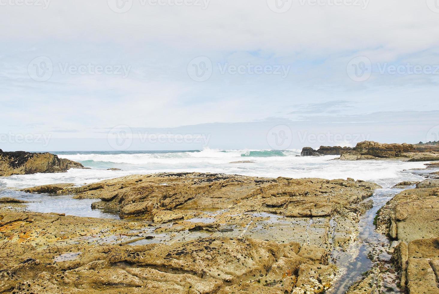 costa del océano atlántico en costa da morte, españa foto