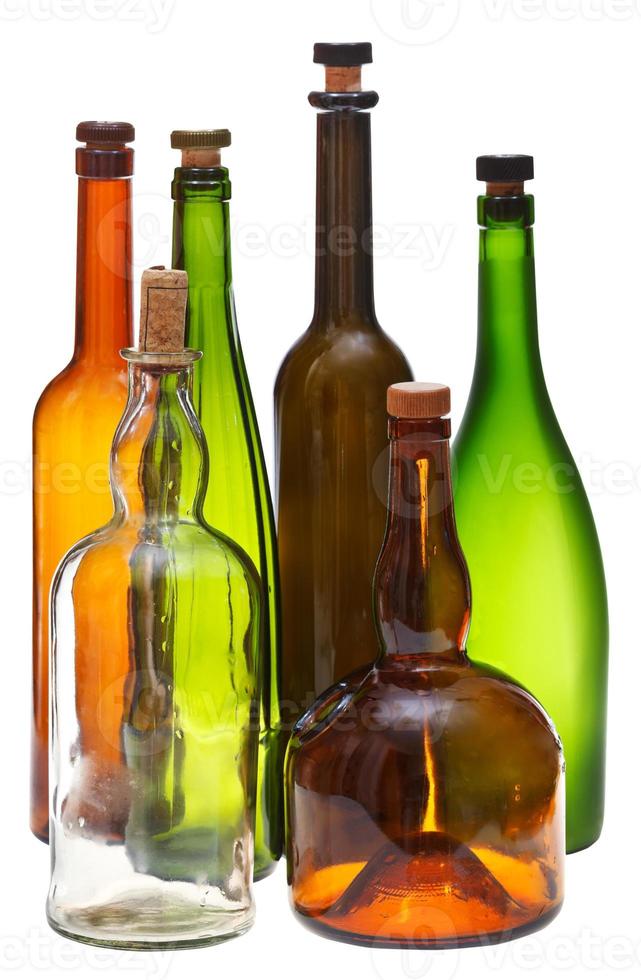 botellas de vino cerradas vacías aisladas foto