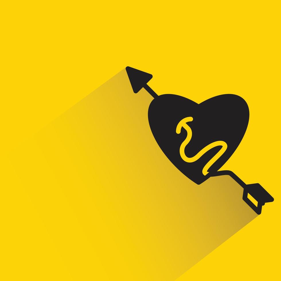 corazón y flecha en la ilustración de vector de fondo amarillo