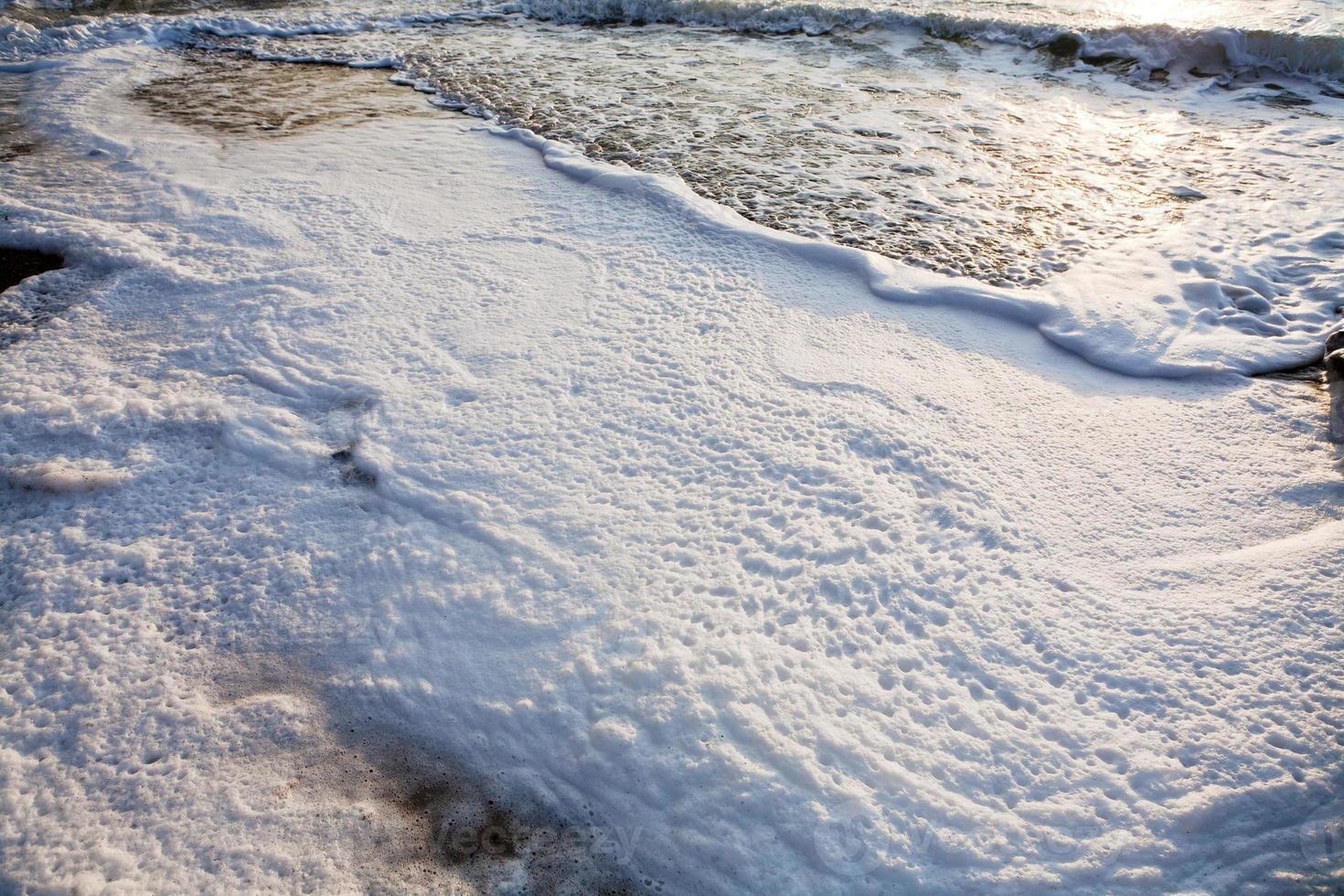 foam on Dead Sea photo