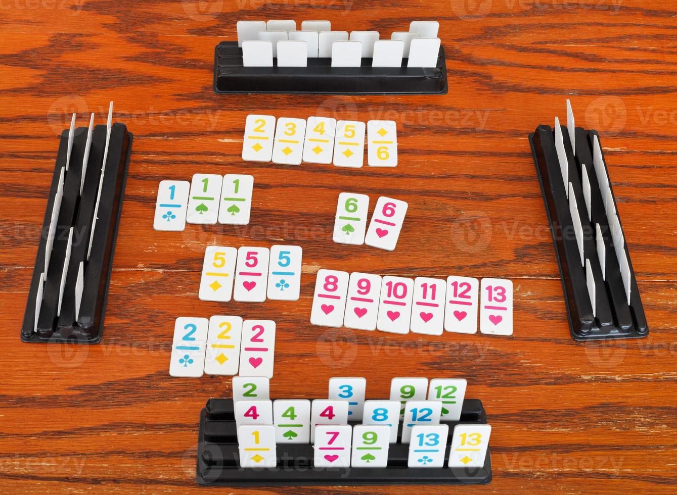 gameplay of rummy card game photo