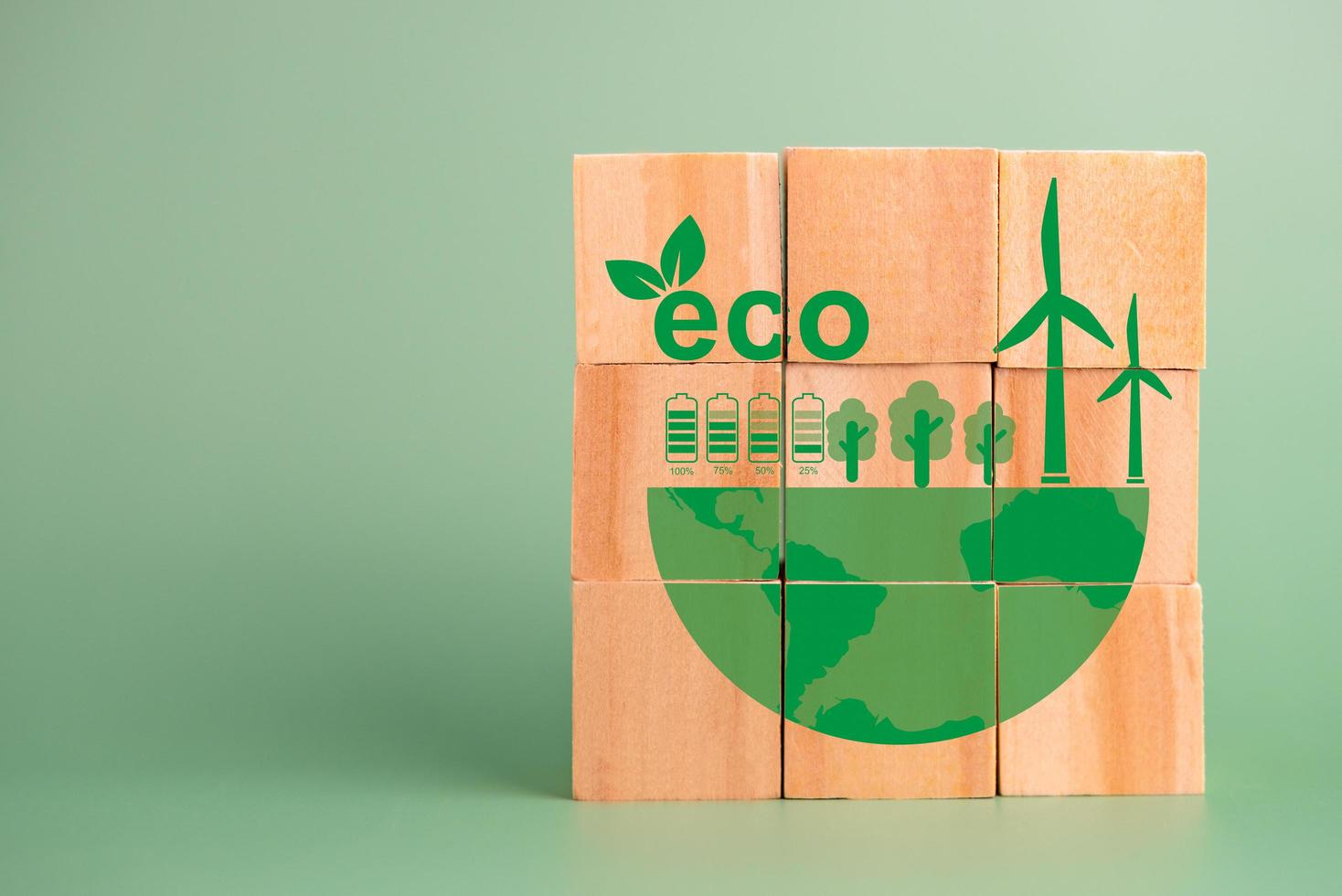 cubo de madera bloque ambiental social y gobernanza concepto ecológico de desarrollo sostenible de la organización. inversión y gestión de la contaminación para reducir el calentamiento global. foto