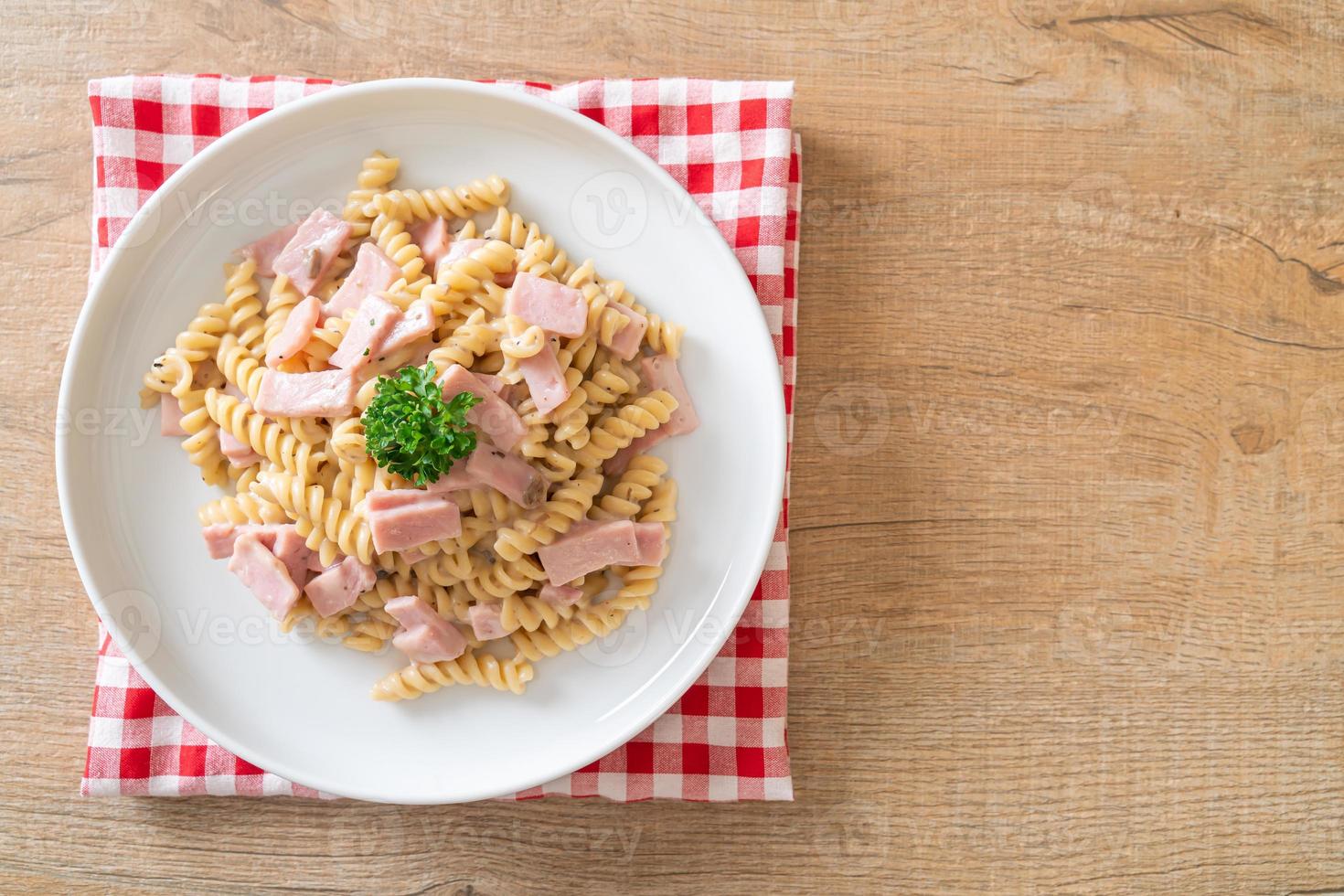 spiral pasta mushroom cream sauce with ham 11890969 Stock Photo at Vecteezy