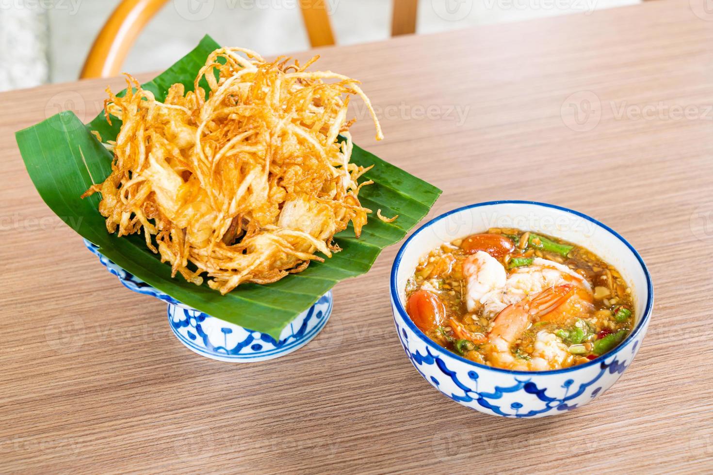 Fried Papaya Salad with Shrimp Sauce - Fried Som Tum photo