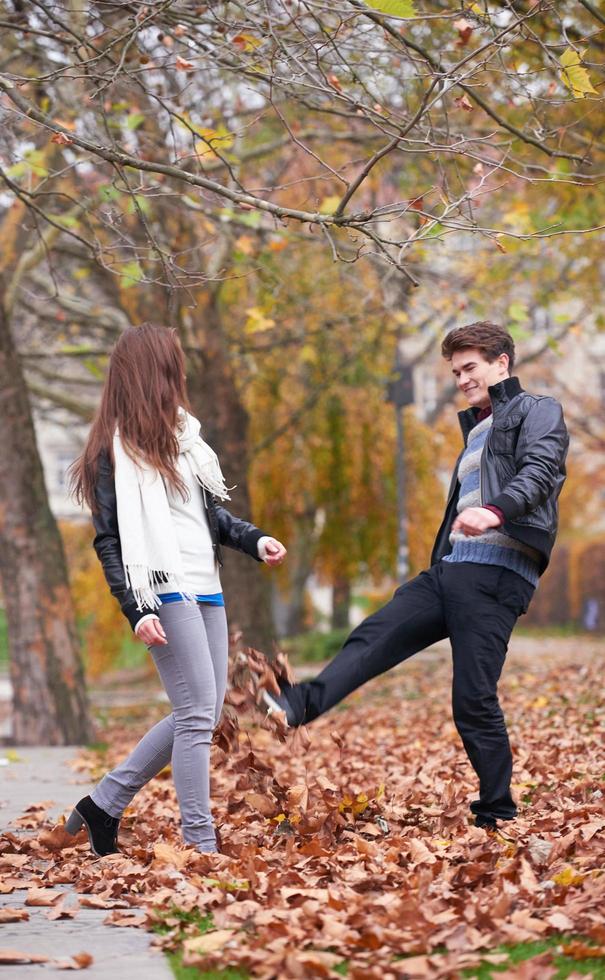 retrato de pareja de otoño foto