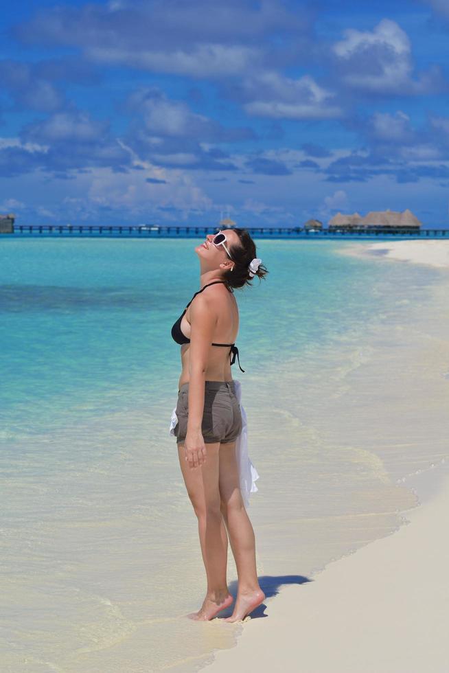 mujer feliz en verano foto