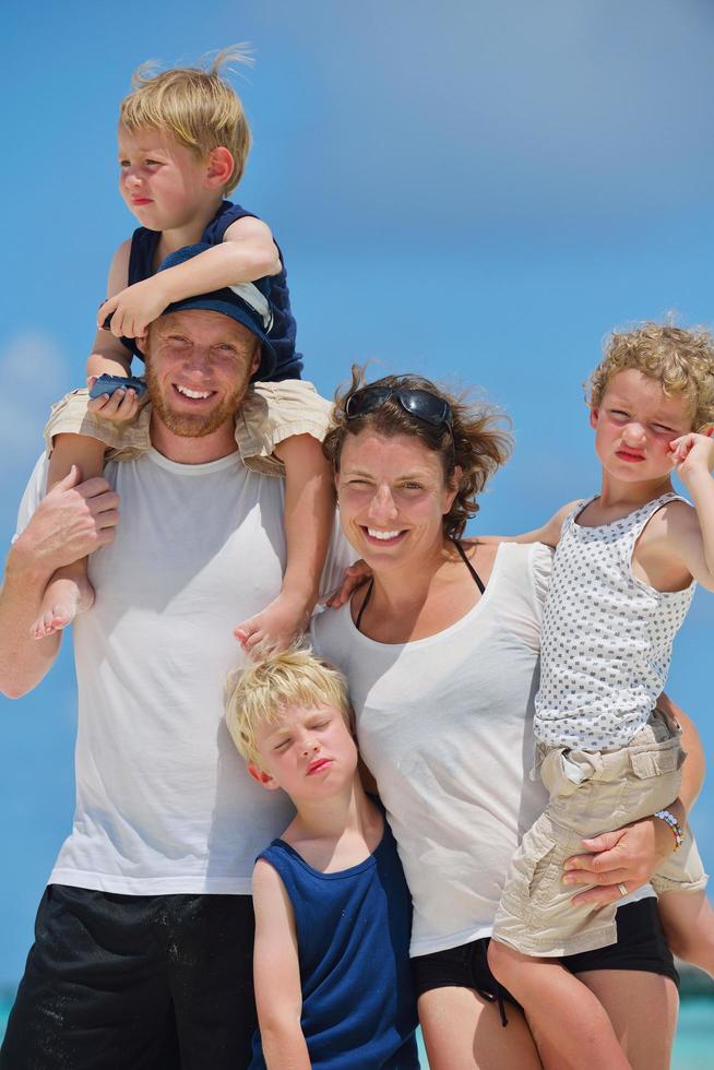 familia feliz de vacaciones foto