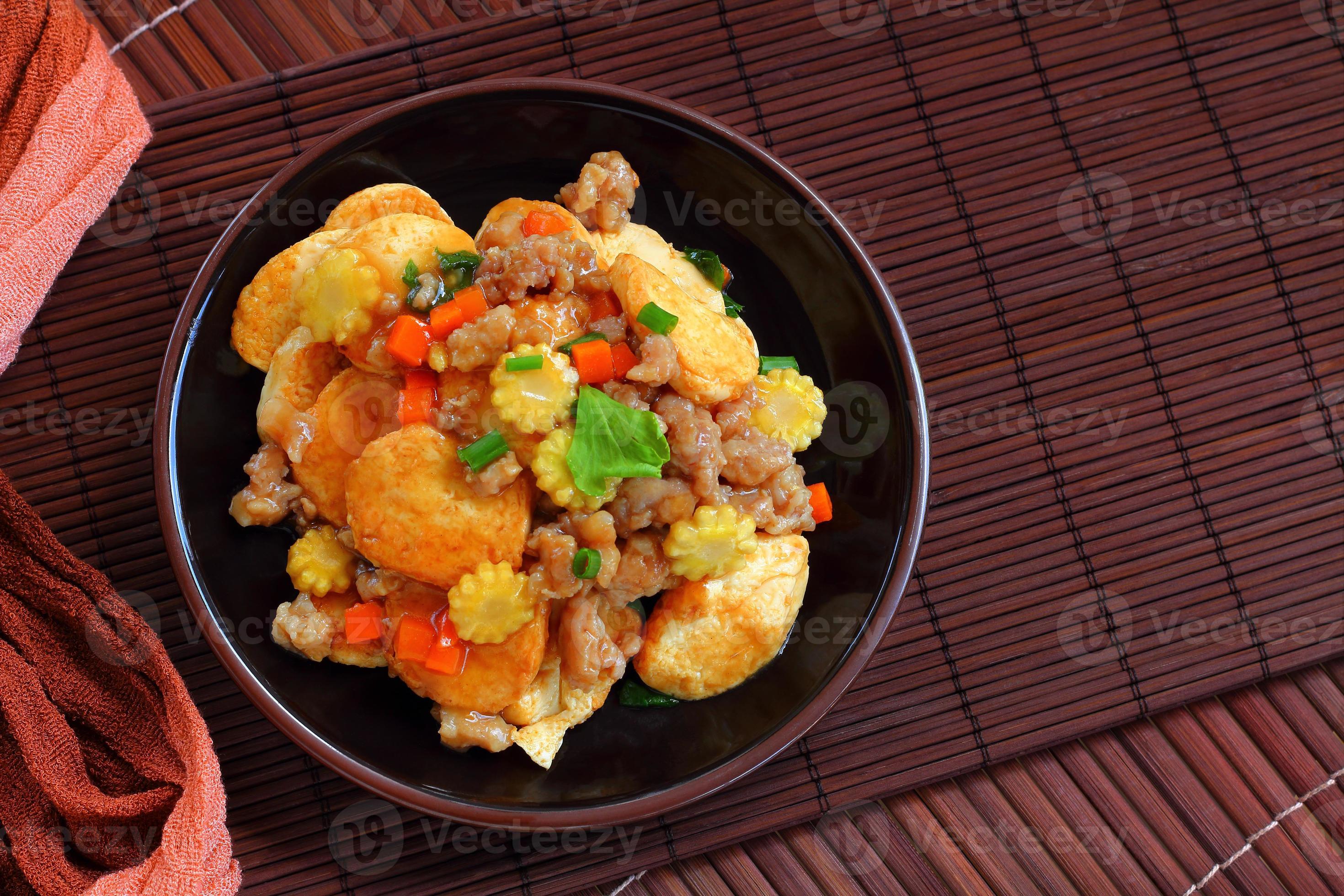 Egg tofu stir fry with pork and vegetable. 11924588 Stock Photo at Vecteezy