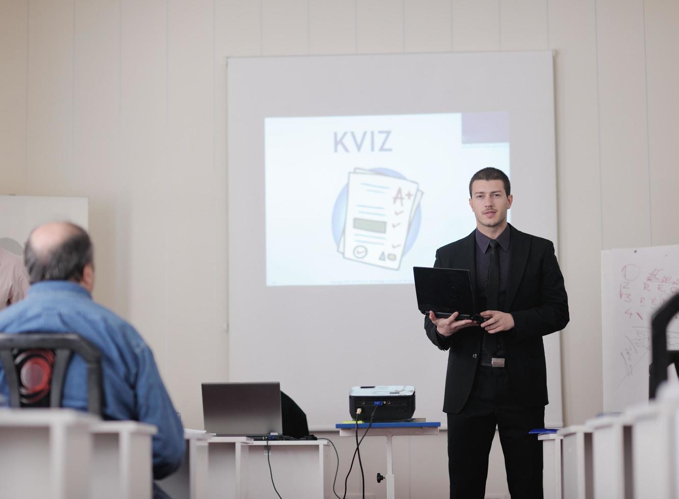 hombre de negocios en seminario foto